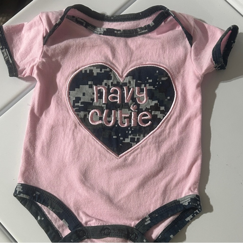 Small 0-3 months Pink and Navy camo Baby Onesie with Heart Design Navy Cutie